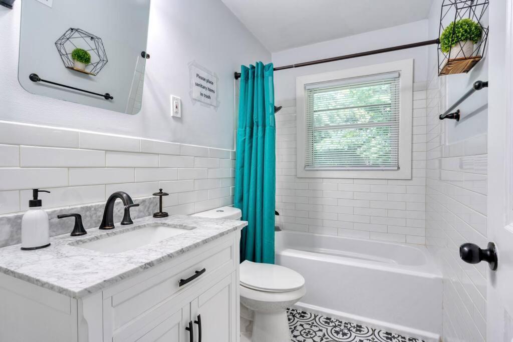 2Br 1Ba Duplex House King Beds Great For Small Groups Close To All Uptown Charlotte Attractions Exteriér fotografie
