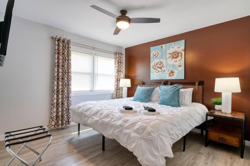 2Br 1Ba Duplex House King Beds Great For Small Groups Close To All Uptown Charlotte Attractions Exteriér fotografie