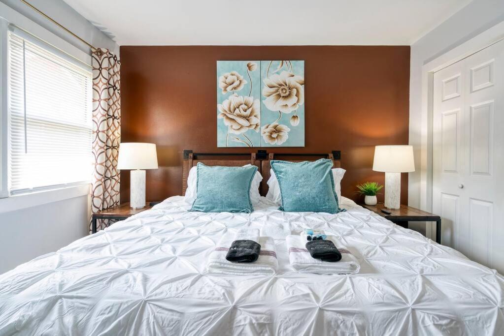 2Br 1Ba Duplex House King Beds Great For Small Groups Close To All Uptown Charlotte Attractions Exteriér fotografie
