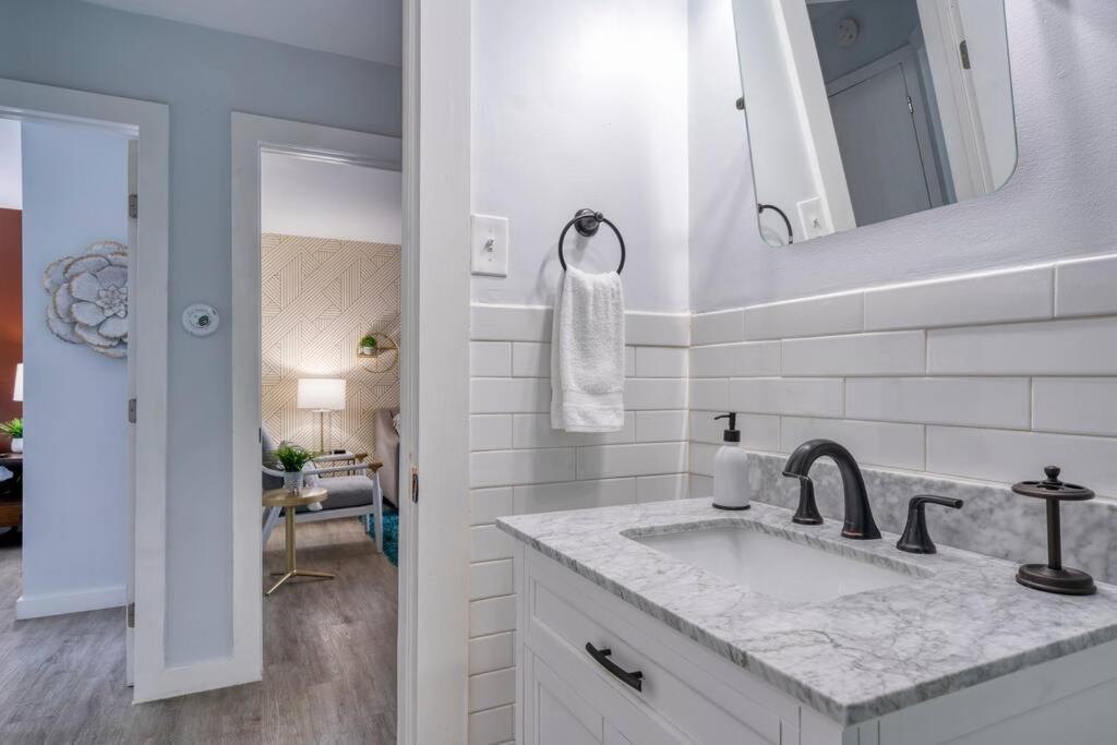 2Br 1Ba Duplex House King Beds Great For Small Groups Close To All Uptown Charlotte Attractions Exteriér fotografie