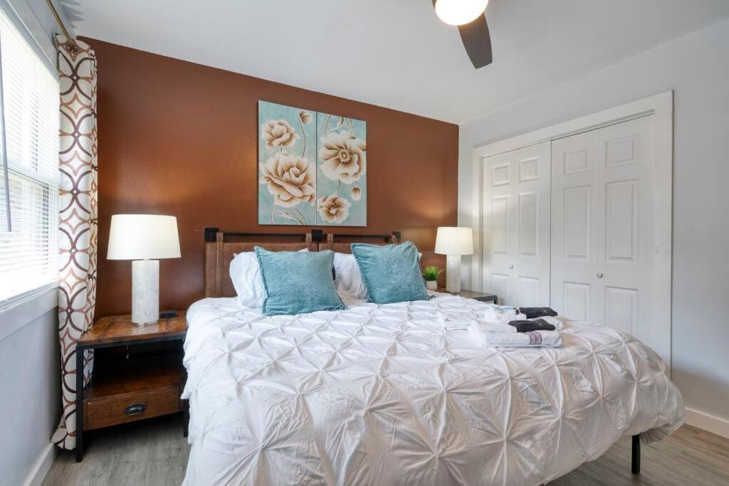 2Br 1Ba Duplex House King Beds Great For Small Groups Close To All Uptown Charlotte Attractions Exteriér fotografie