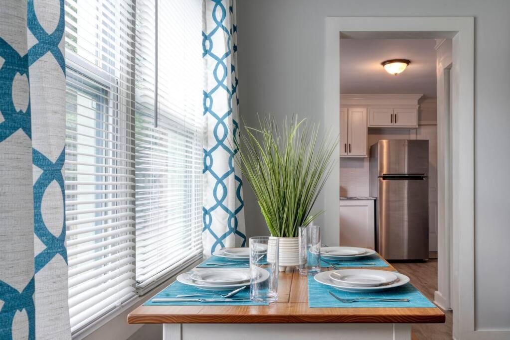 2Br 1Ba Duplex House King Beds Great For Small Groups Close To All Uptown Charlotte Attractions Exteriér fotografie