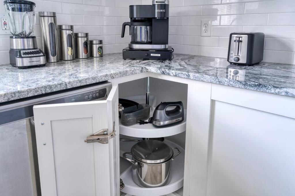 2Br 1Ba Duplex House King Beds Great For Small Groups Close To All Uptown Charlotte Attractions Exteriér fotografie